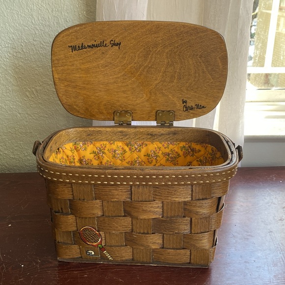 VTG Caro-Nan Wicker Basket Weave Box Purse Tennis Hand Painted Lid Handle Retro - Picture 10 of 14